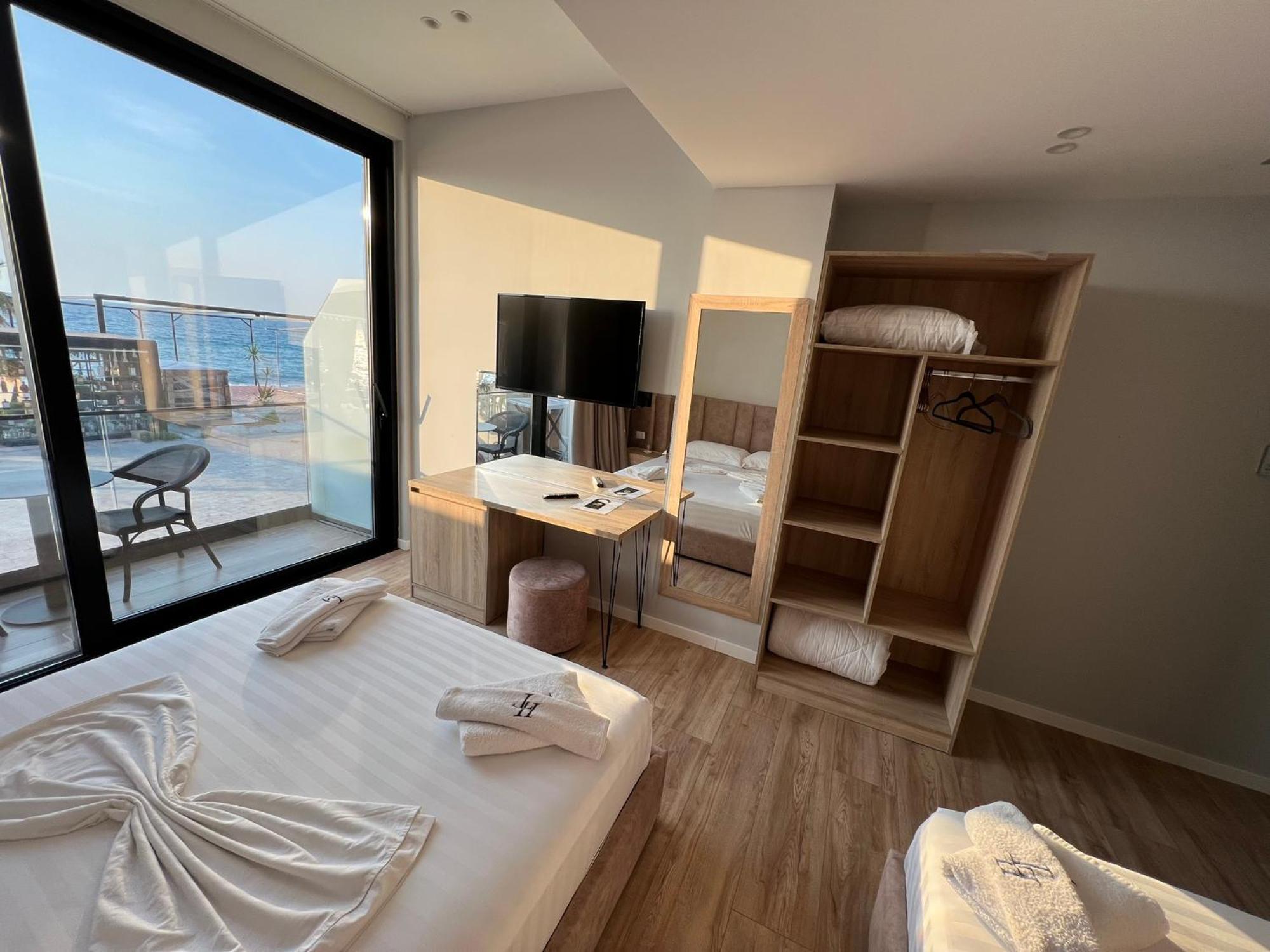 Tramonto Vlore Hotel Radhimë